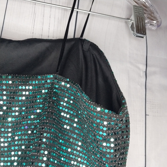 Sincerely Jules - Green Sequin Style Strapless Top W/Light Boning - Size L - Picture 6 of 9